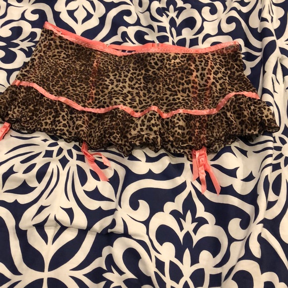 Garter skirt - Picture 1 of 4